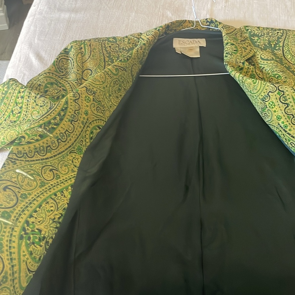 Vintage Escada | Green Paisley Blazer with Notched Lapels - Picture 8 of 8